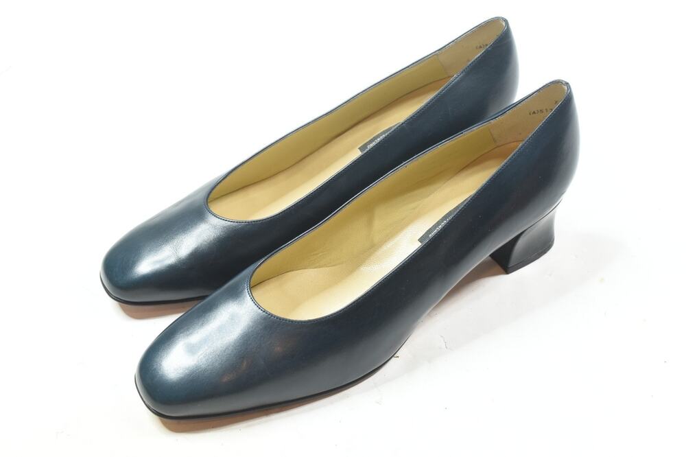 Vintage BALLY Xandra Pumps Womens 8E Blue Block Heel Leather Slip-On
